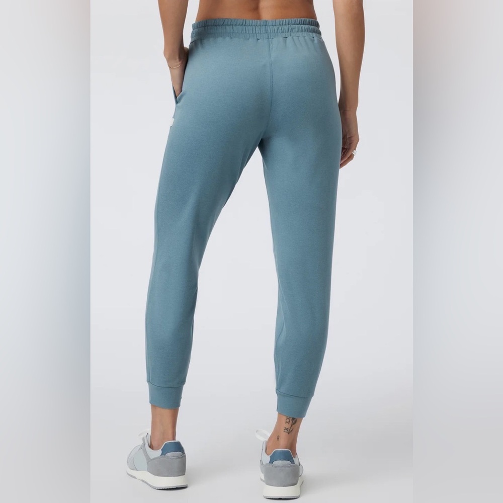 EUC Vuori performance joggers - Smoke Blue Heather - sz Med -  Athleisure - Picture 2 of 9